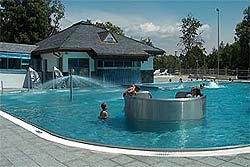 Popradsk Aquapark s termlnou vodou je rajom nielen pre deti